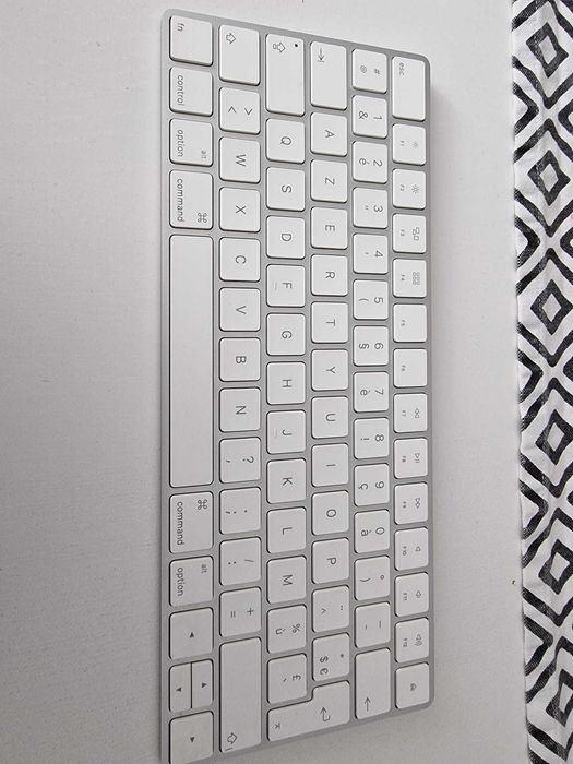 klawiatura APPLE MAGIC francuski układ klawiszy