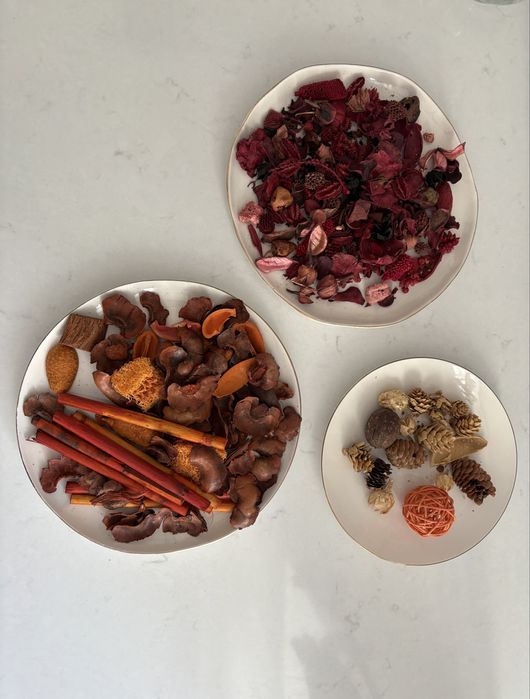 Suszone kwiaty zapachowe – Róża, cynamon, szyszki, potpourri