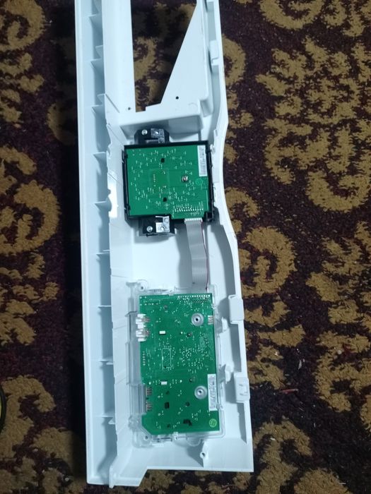 Продам по запчастям стиральную машинку electrolux