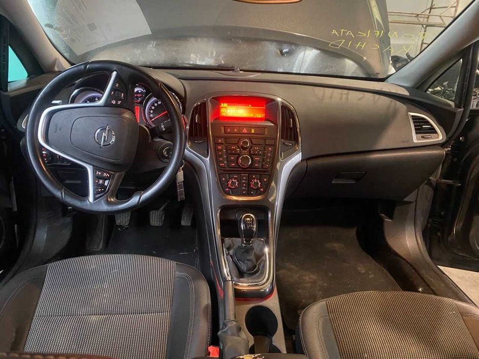 Розборка, шрот, запчастини Opel Astra J Hatchbak A17DTC