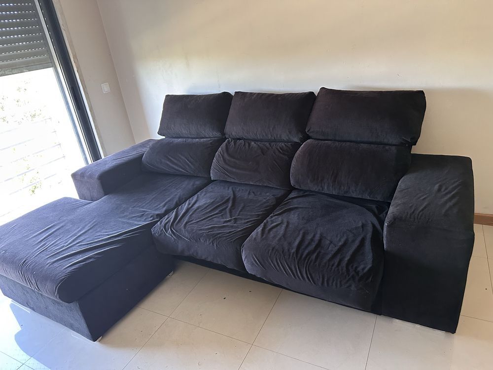 Sofá 3 lugares preto usado