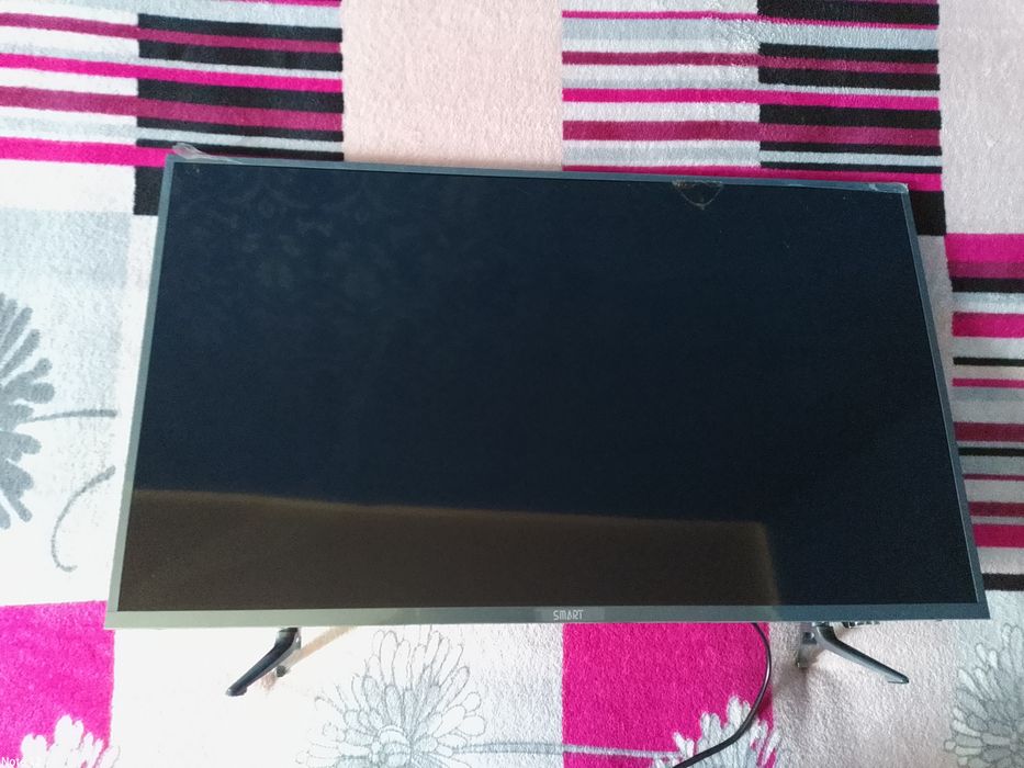 Продам телевизор на запчасти SMART 32HD