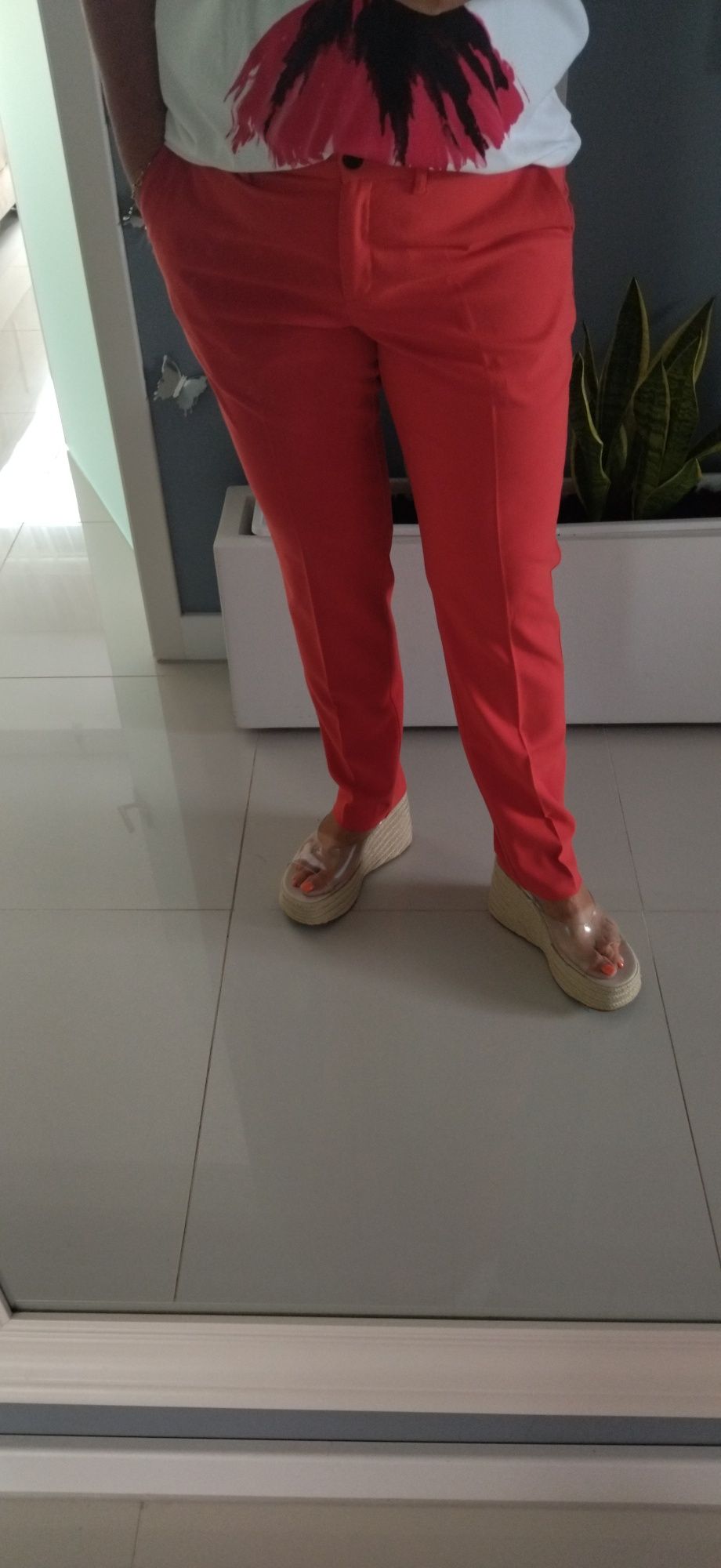 Czerwone damskie spodnie