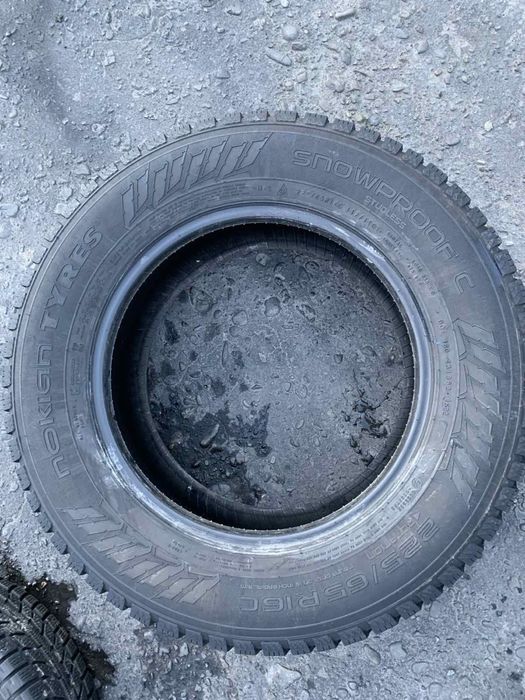 Шини 215/70 R15C Nokian зима 2022 рік 6,5мм
