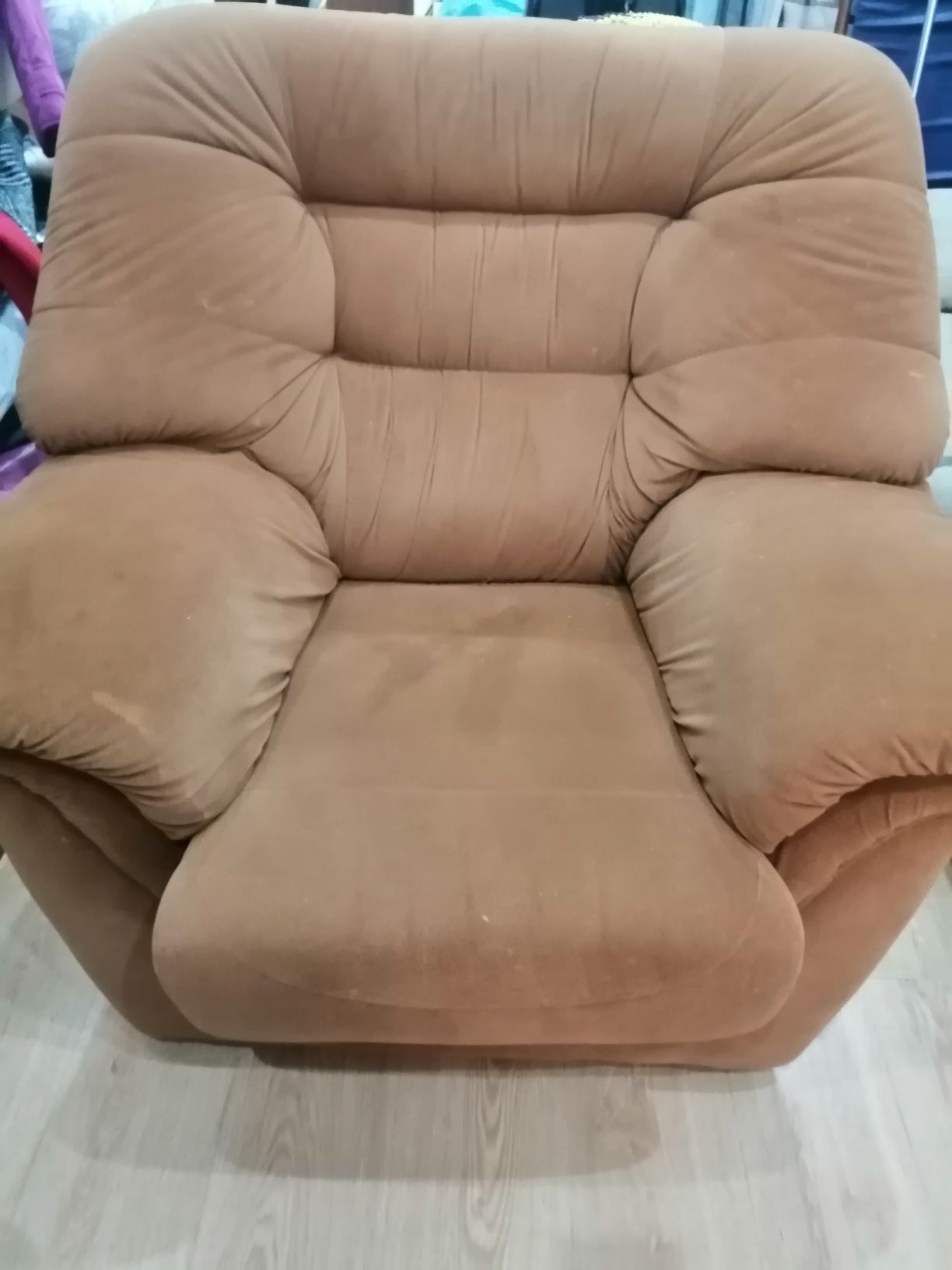 2 sofás individuais