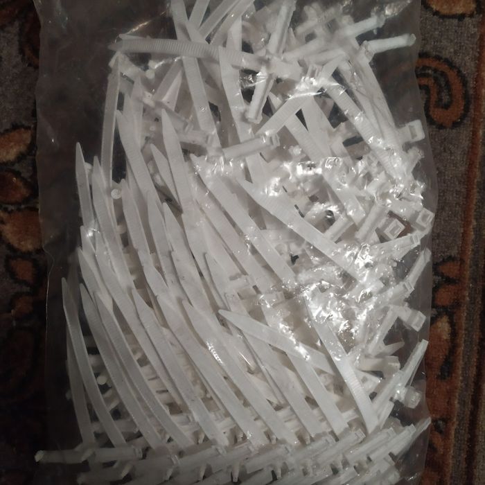 Хомут з дюбелем швидкого монтажу