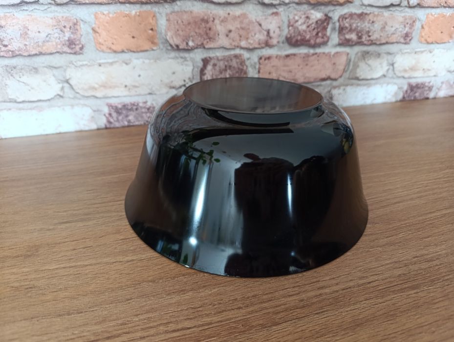 Czarna duża  miska na sałatkę 24 cm grube szkło typu arcoroc