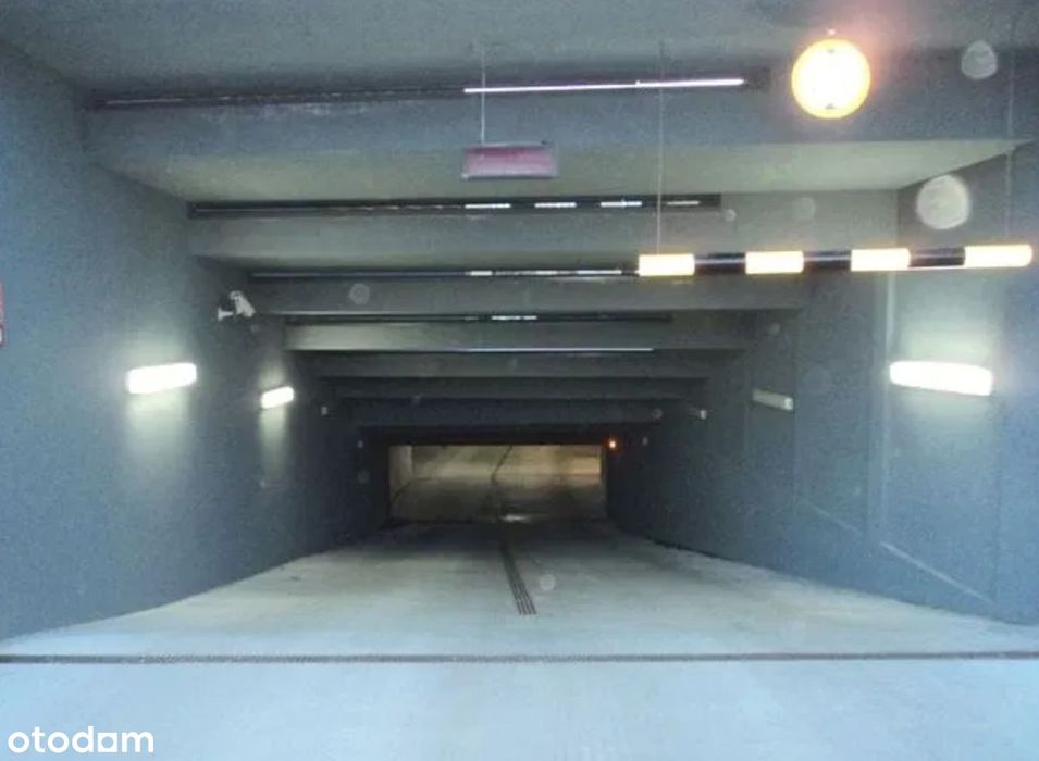 Miejsca postojowe na wynajem Corte verona