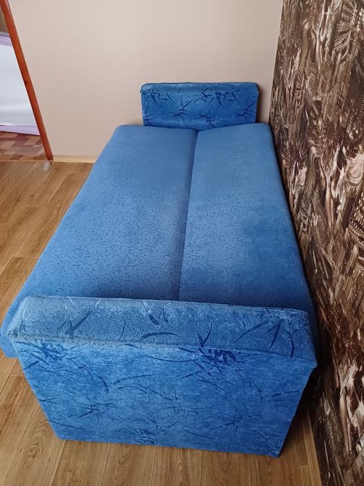 Диван в гарному стані