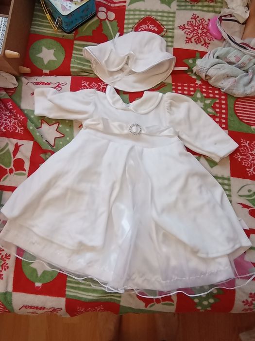 Mam do oddania sukienkę na chrzciny