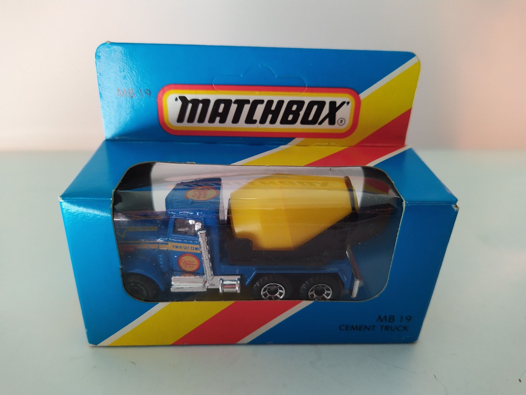 Peterbilt Betoniare Matchbox pudełko