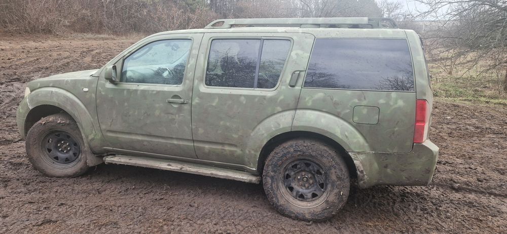 Нісан Pathfinder