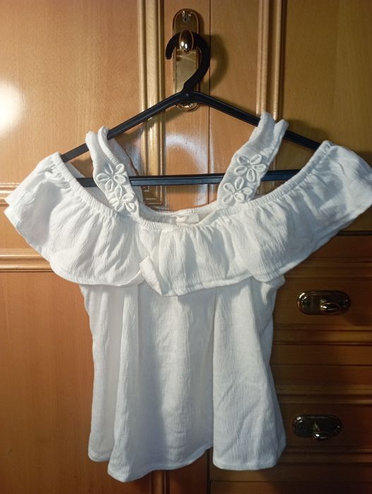 Top Branco com Apliques
