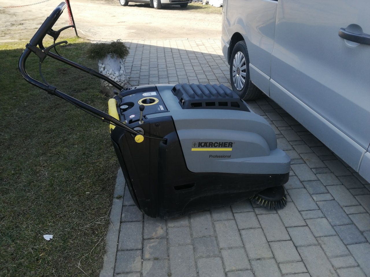 Zamiatarka, urządzenie sprzątające KARCHER Professional KM 75/40 W