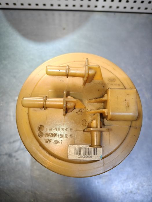 Підкачуючий насос з датчиком рівня палива