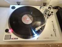 Gira-Discos profissional Audio-Thechnica AT LP