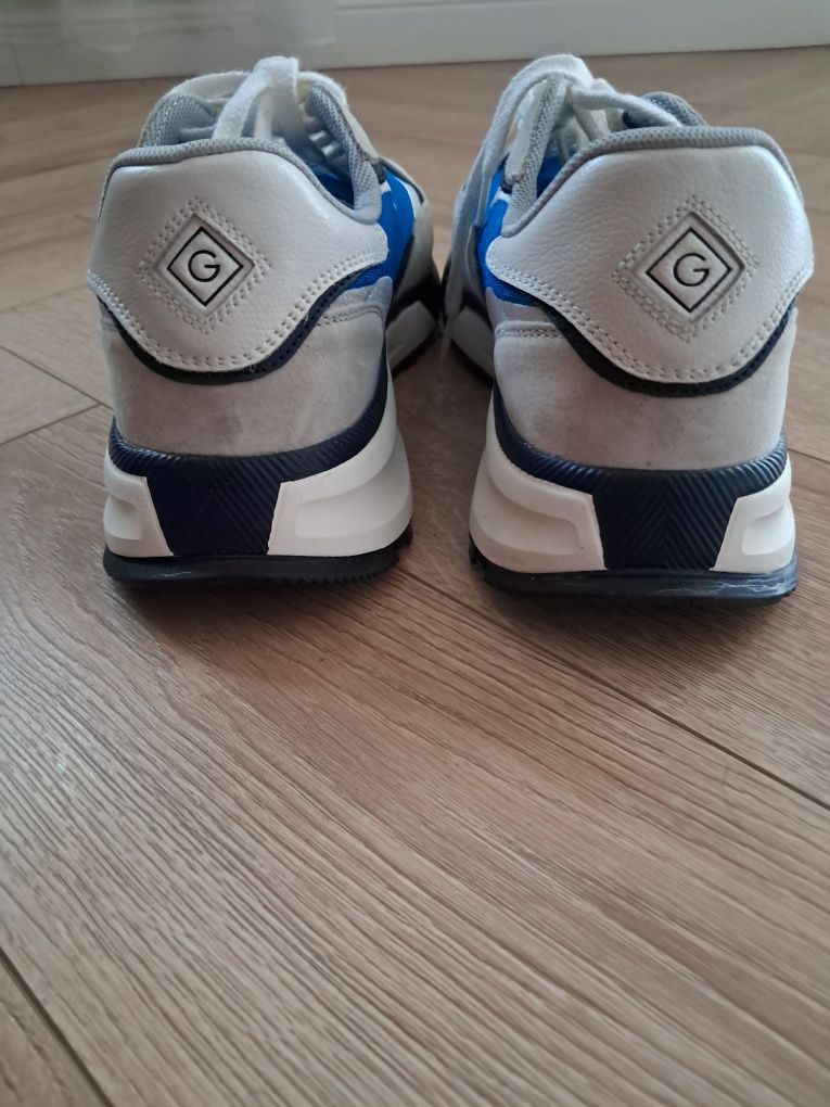 Buty Gant snakersy męskie rozm. 43 niebieskie
Sneakersy Stranzor 24637