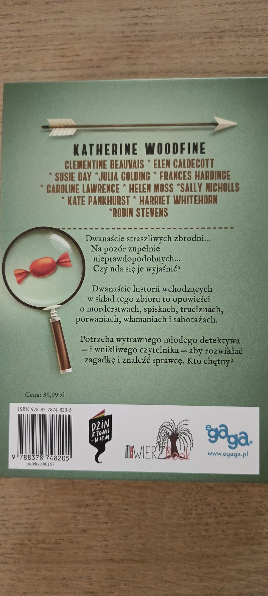 2 książki "Cztery śledztwa Sherlocka Holmesa" i "Tuzin tajemnic"