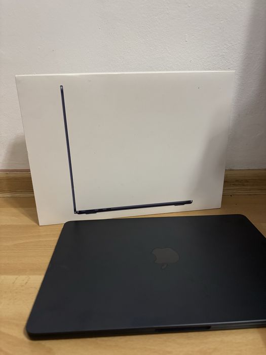 MacBooka Air 13.6 cala