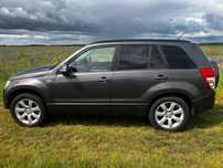 Suzuki Grand Vitara pierwsza rejestracja 2009, wnętrze w bardzo dobrym stanie