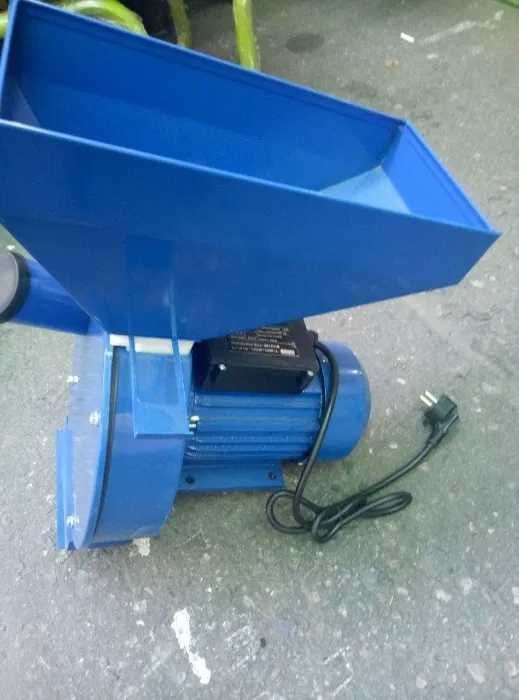 зернодробилка зернодробарка корморізка Крупоружка Кормоподрібнювач ДКУ