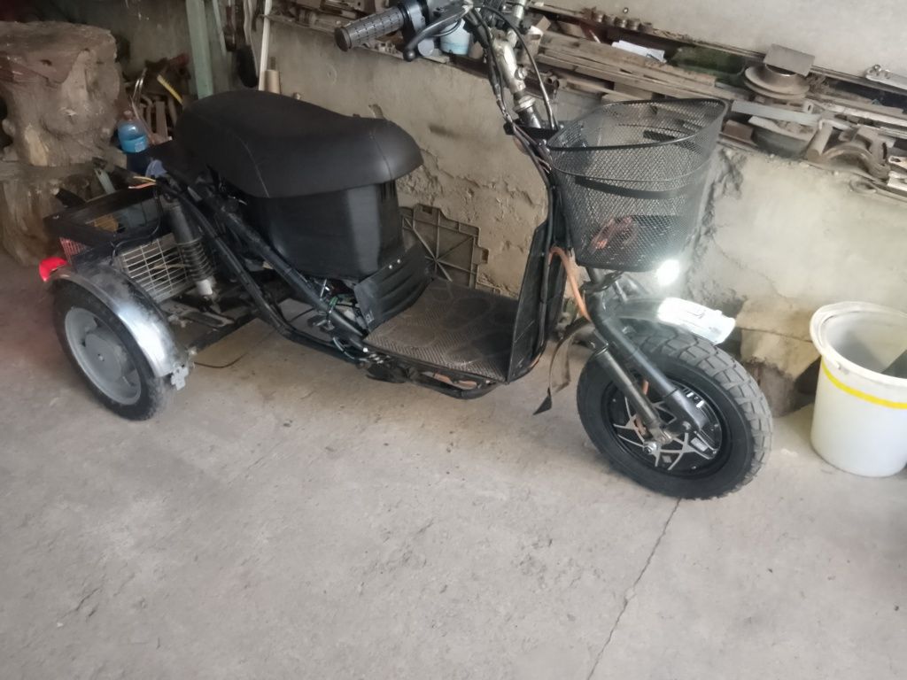 Продам электроскутер.