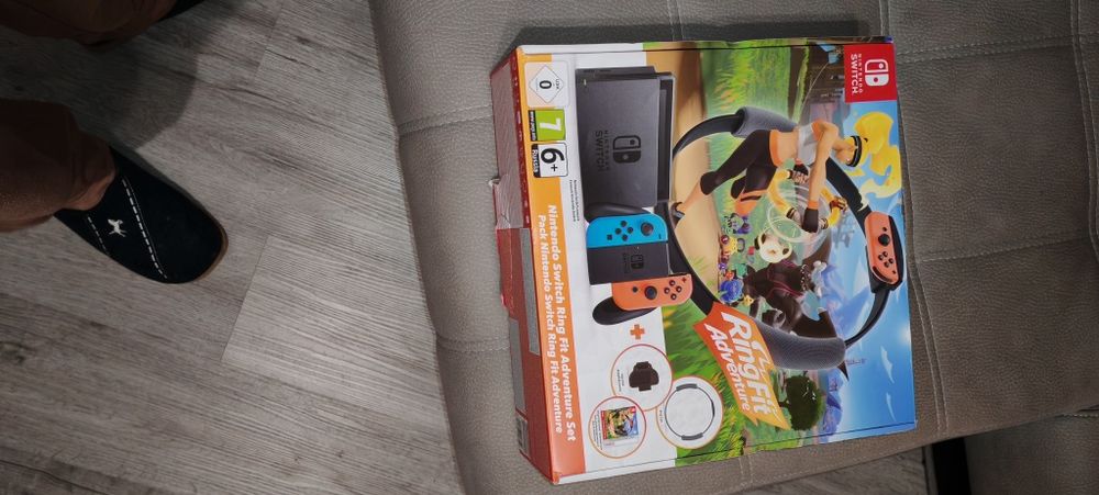 Consola Nintendo Switch + Ring Fit Adventure Pack