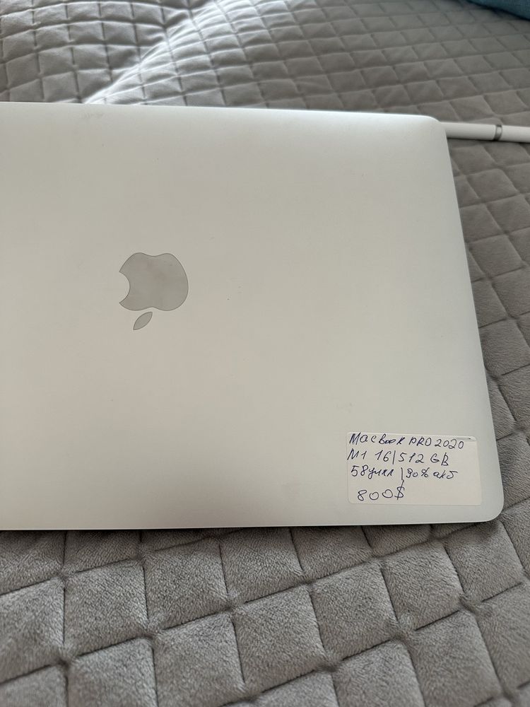 Macbook pro 13 2020 M1 16/512 gb 700$