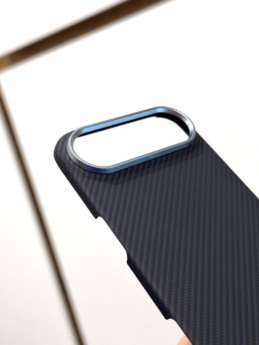 Ультратонкий карбоновый чехол iPhone Air