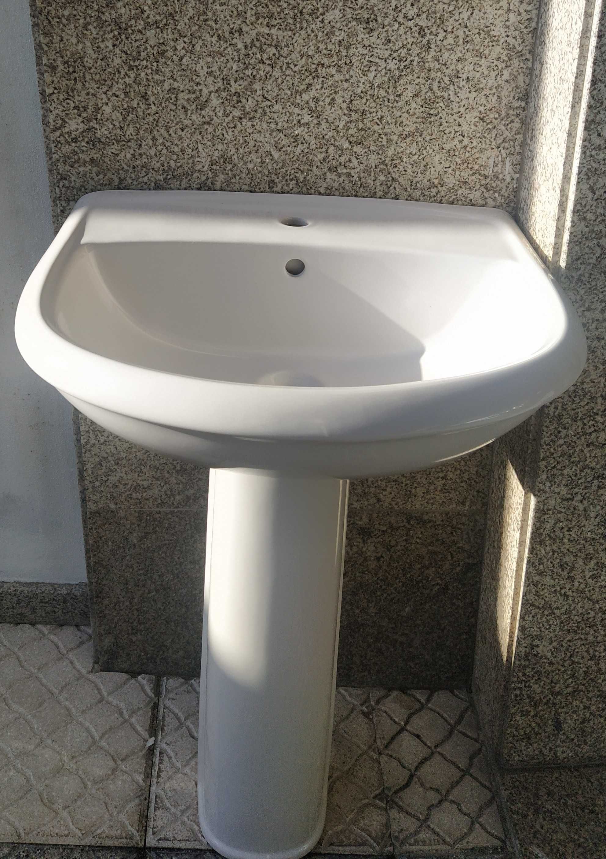 Conjunto WC Sanitana impecável lavatório + coluna