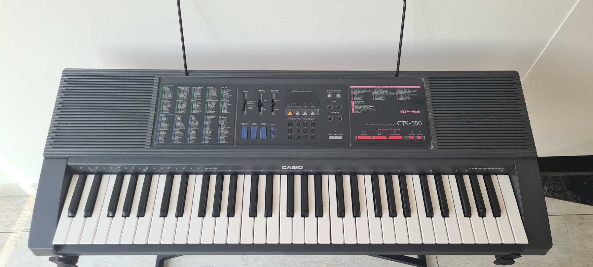 Casio Keyboard model CTK-550 + statyw