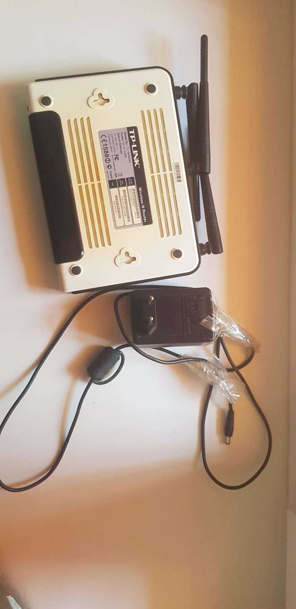 Роутер  TL-WR940N рабочий внешнее состояние нормальное без повреждений