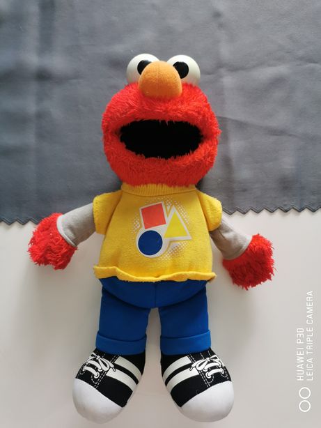 Elmo grająca maskotka