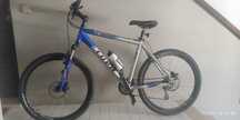 Bicicleta Trek 4300 com oferta de pneus de estrada