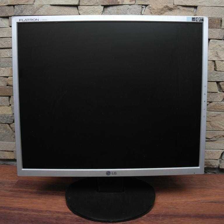 Монитор LG Flatron L1952S Исправый