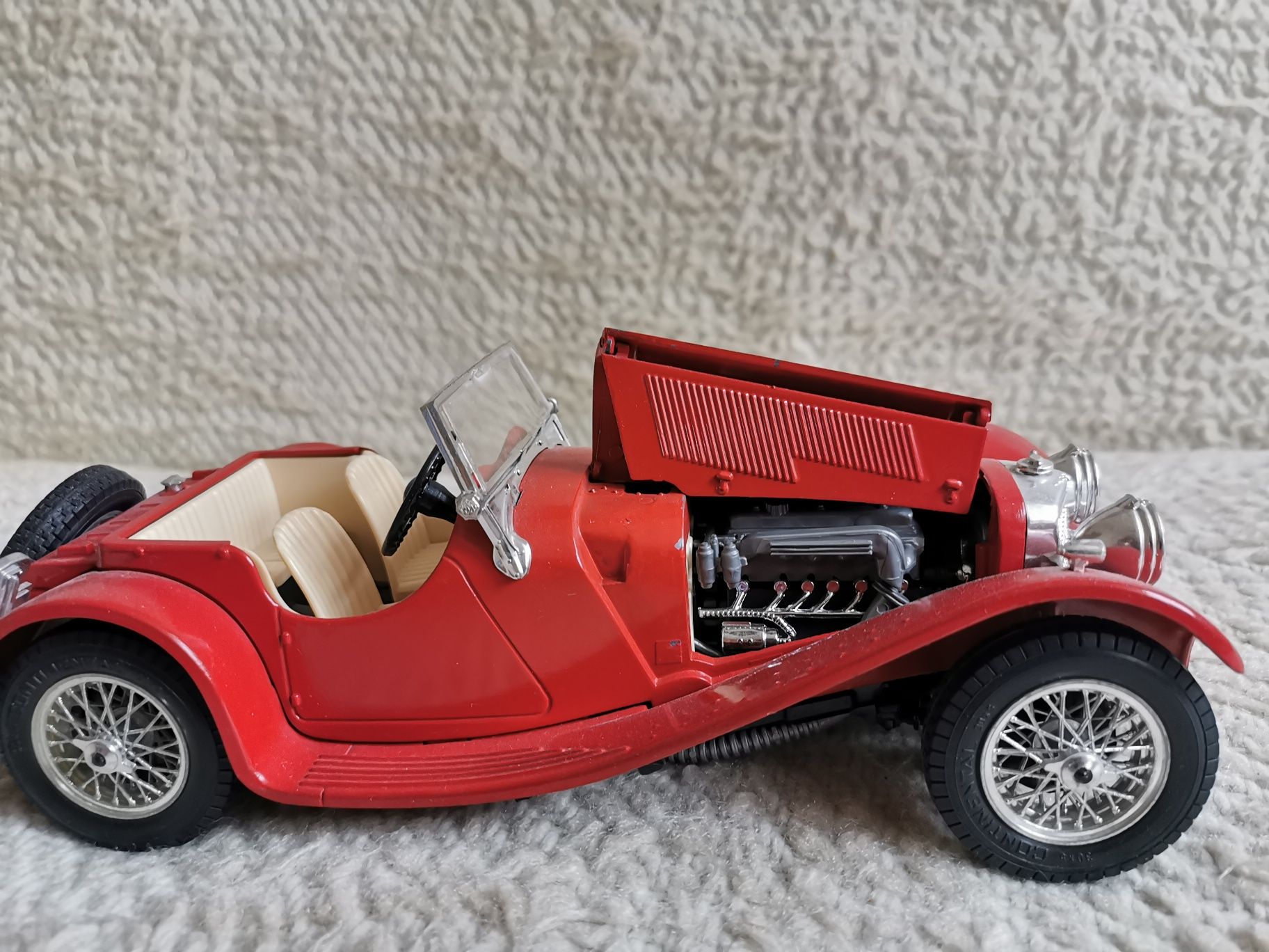 Model samochodu 1:18