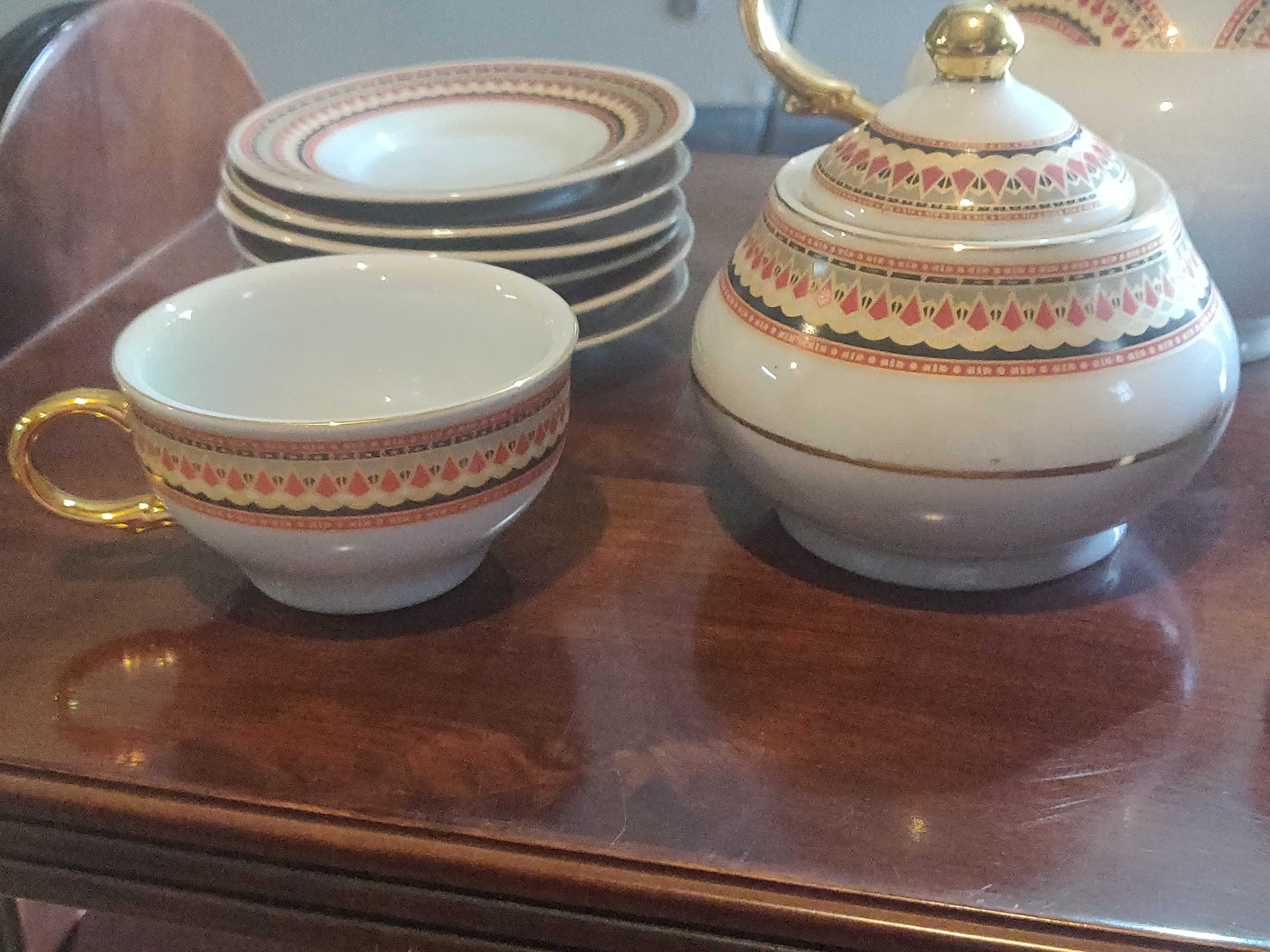 Conjunto de loiça para chá