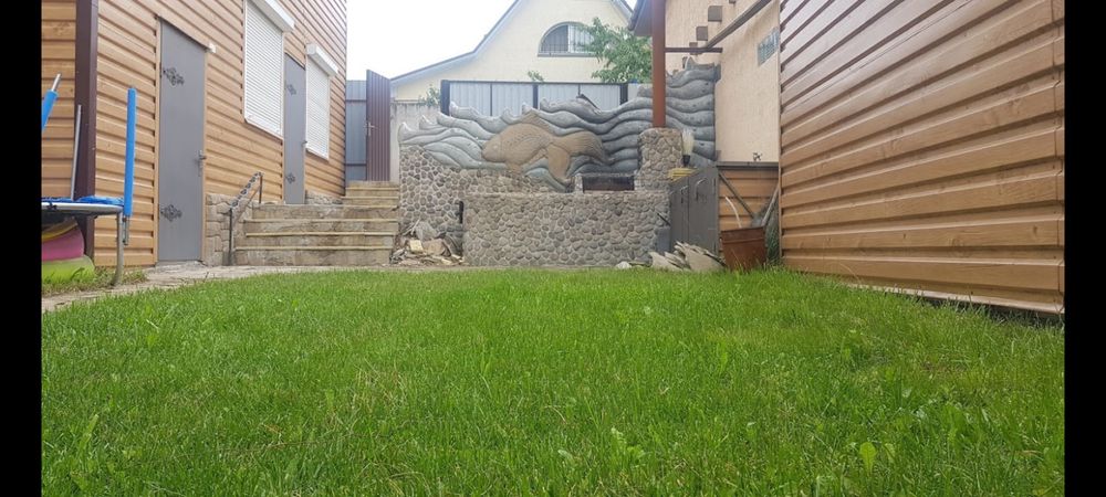 Продам будинок на причалі