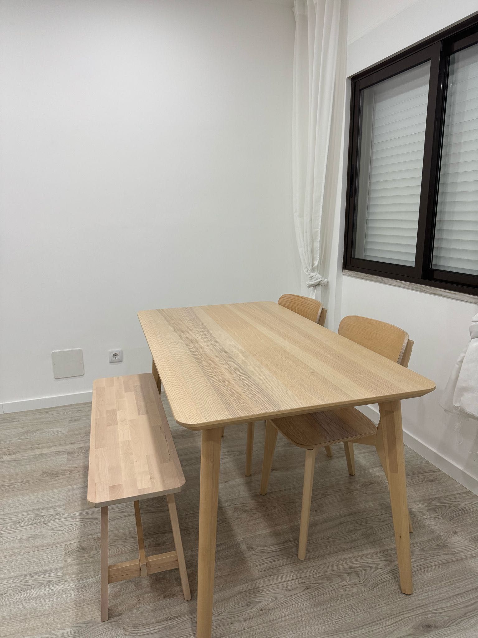 Mesa de Jantar com cadeiras