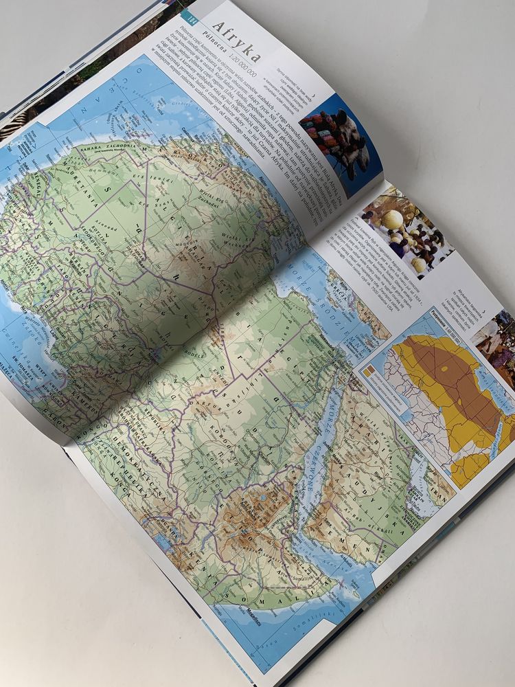 Ilustrowany atlas świata Sztywna okładka
