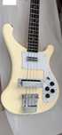 Réplica baixo Rickenbacker 4001