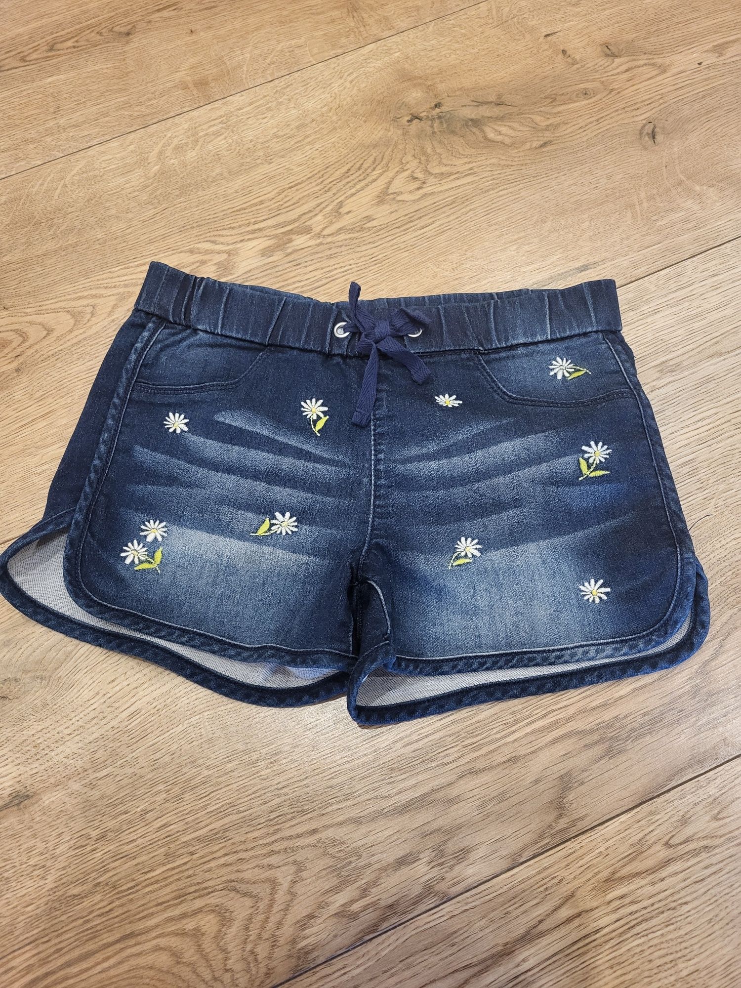 Spodenki jeansowe rozm. 122/128