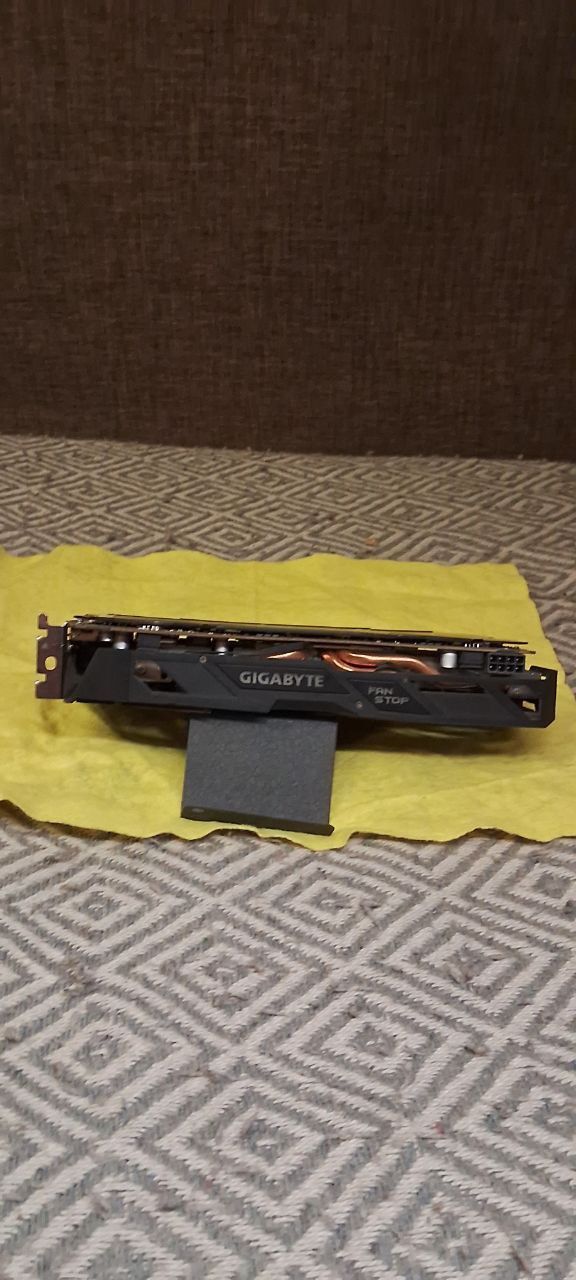 GIGABYTE Radeon RX 470 4gb.