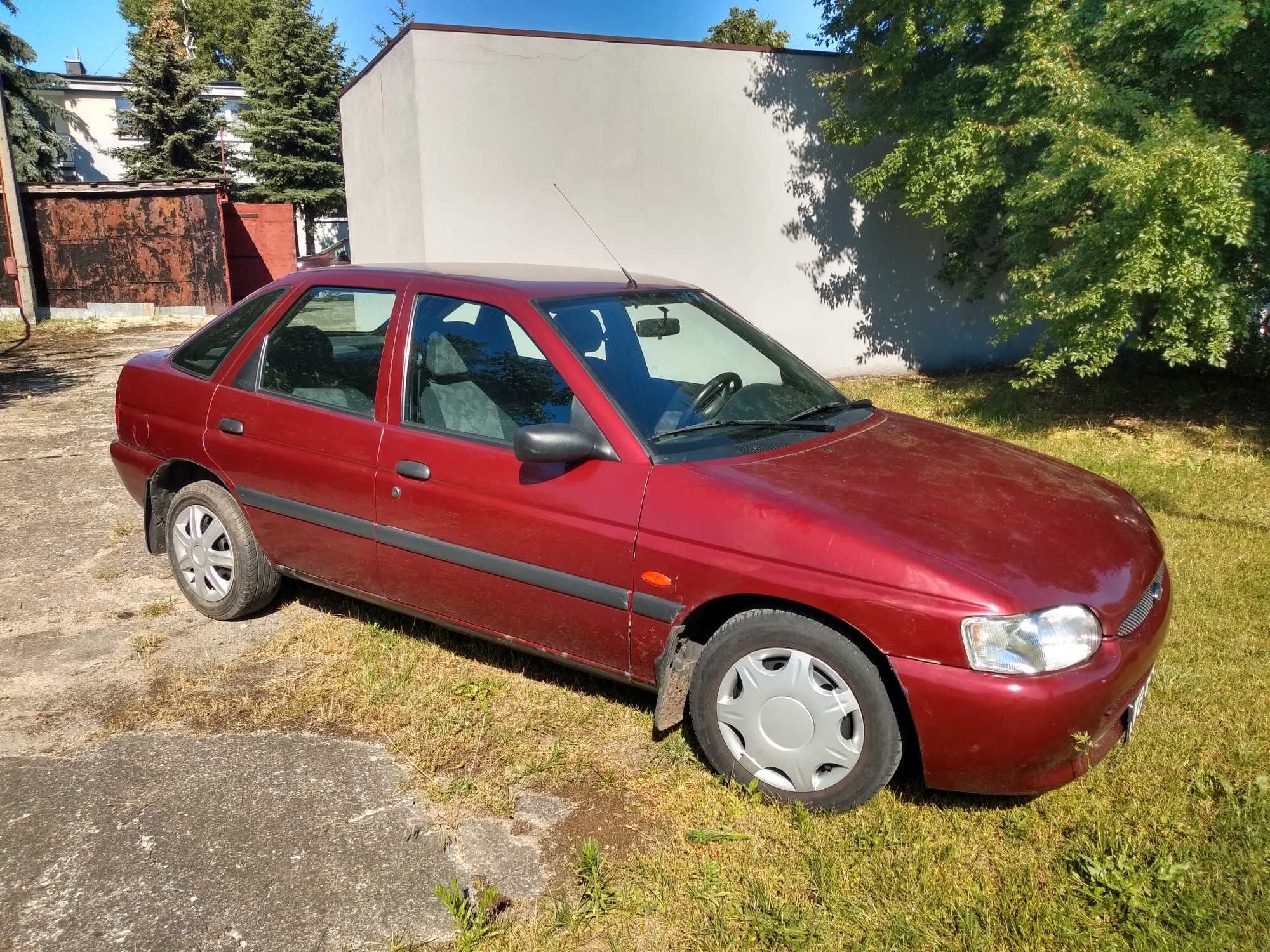 Ford Escort 1.6 90KM Pierwszy właściciel