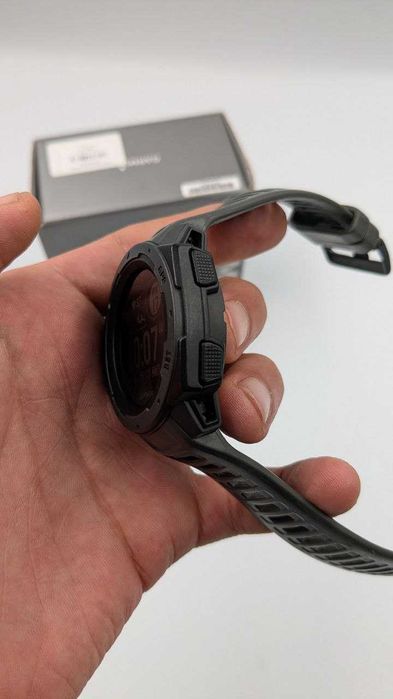 GPS-годинник Garmin Instinct