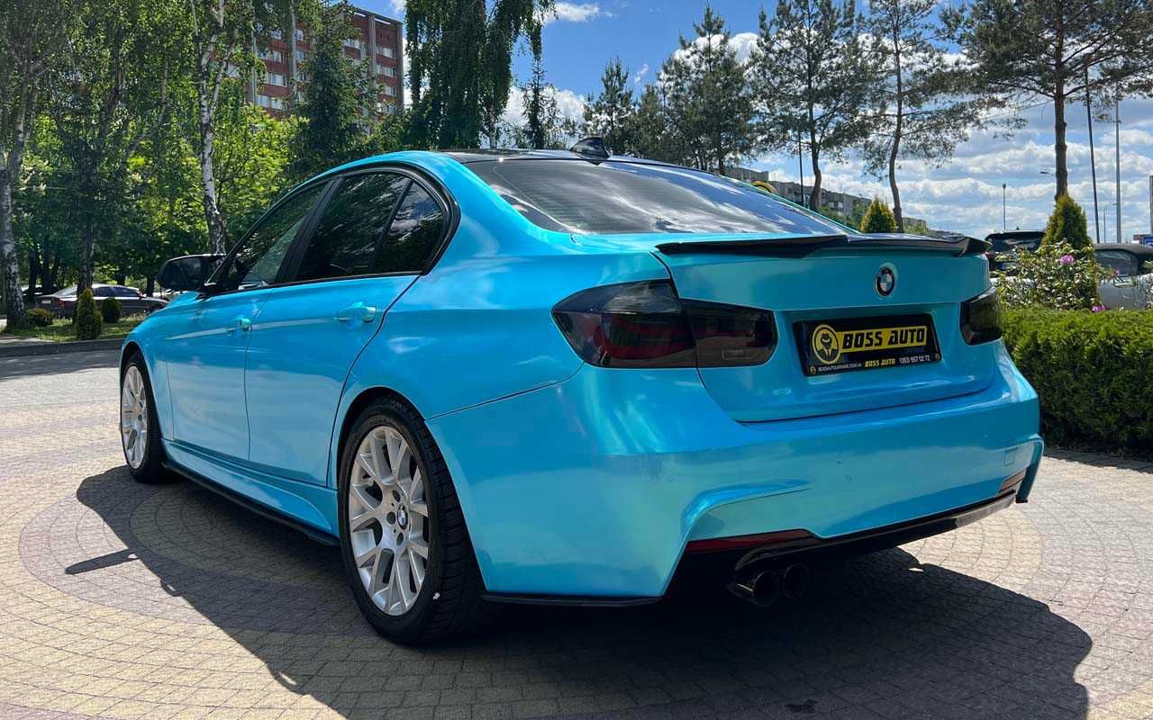 BMW 320 2013 року