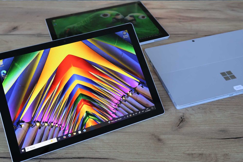 Планшет Microsoft Surface Pro 5 12.3" 1796 /I5 2.30GHz/8Gb/256Gb SSD