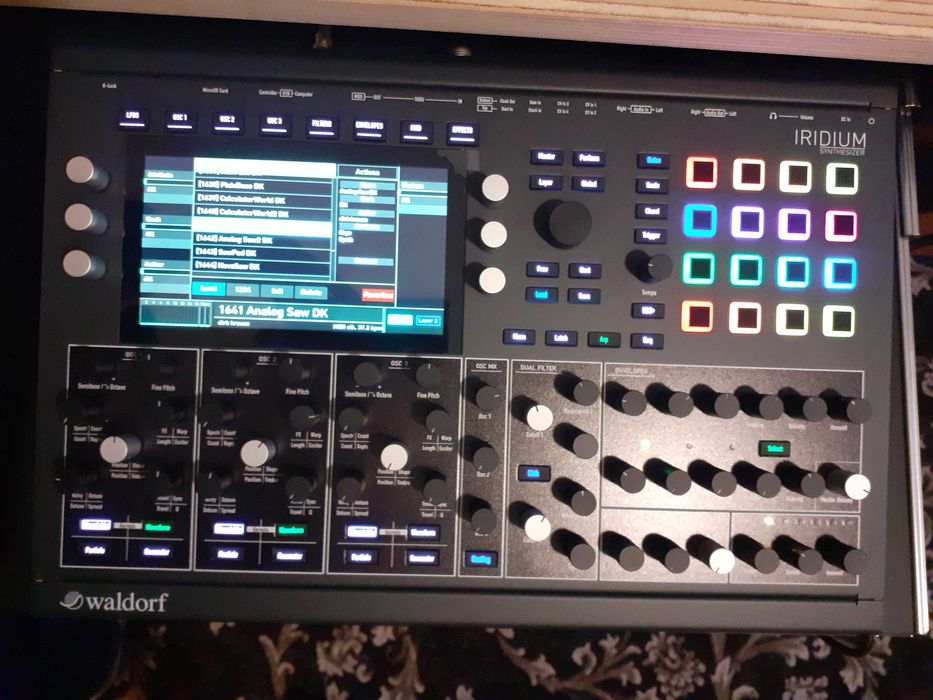 Waldorf Iridium desktop, sintetizador