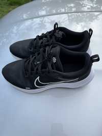 Nike кросівки