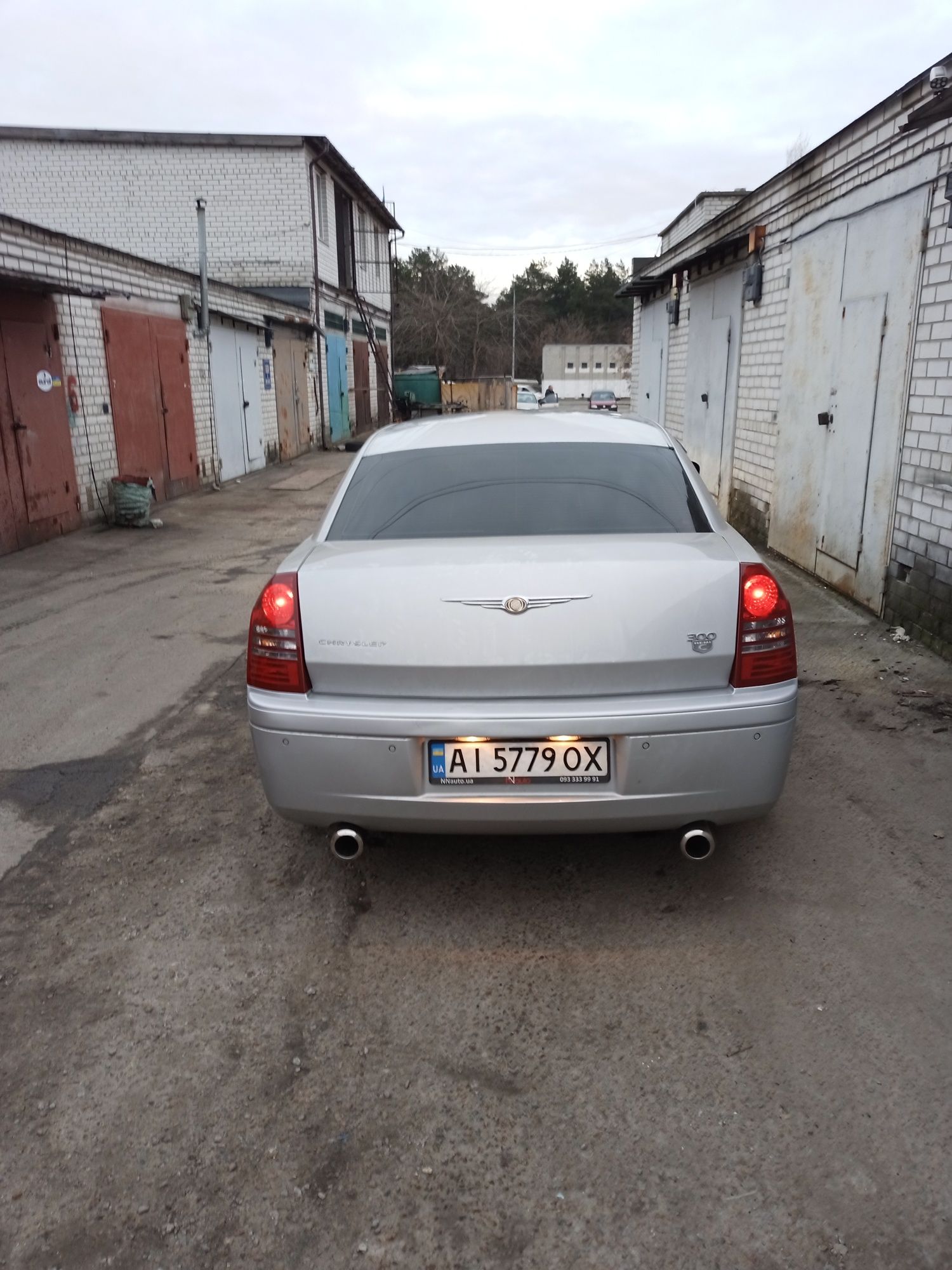 Chrysler 300c 5.7 hemi 2005 год. ГАЗ.